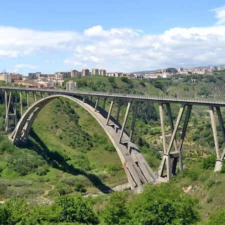 Cassiodoro بيت ضيافة كاتانزارو